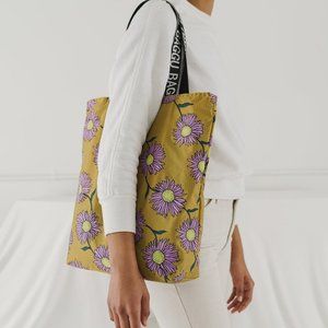 Baggu Ripstop Tote - Daisies - SOLD OUT